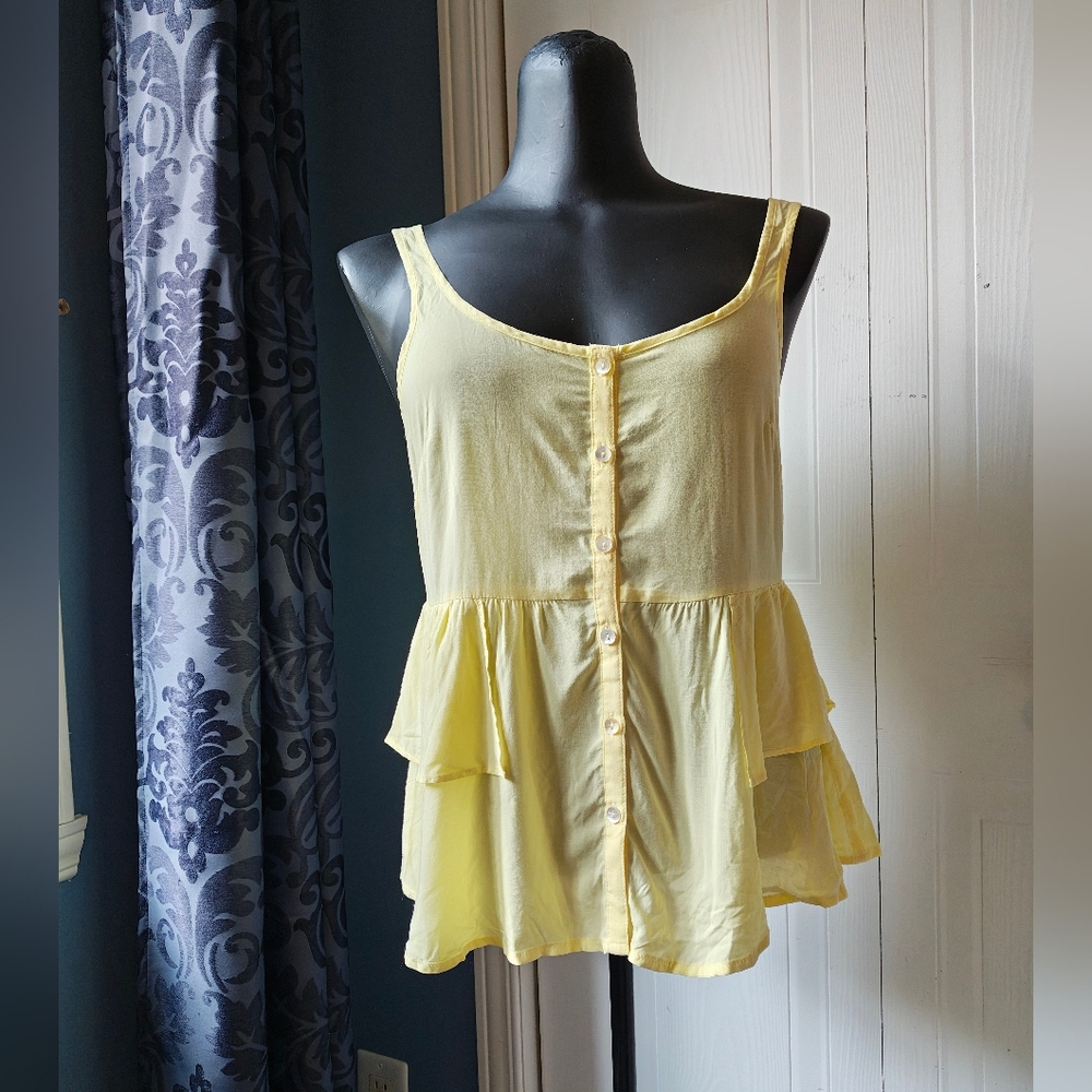 BNWT Yellow Sleeveless Button-Down Top by Smart Set
